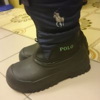 Snow boots